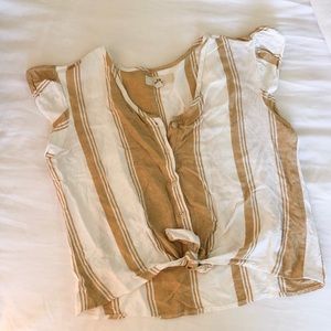 Thread and Supply Linen Blend button down top